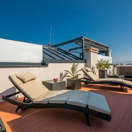 Exquisites Ferienhaus Mit Penthouse-dachterrasse, Whirlpool, Meerblick Novigrad Istria