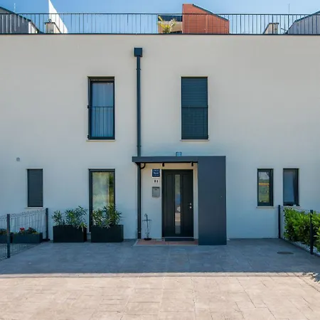 Exquisites Ferienhaus Mit Penthouse-dachterrasse, Whirlpool, Meerblick Novigrad Istria