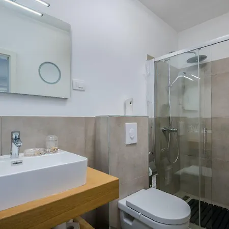 Exquisites Ferienhaus Mit Penthouse-dachterrasse, Whirlpool, Meerblick * Novigrad Istria
