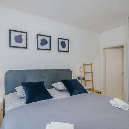 Exquisites Ferienhaus Mit Penthouse-dachterrasse, Whirlpool, Meerblick *