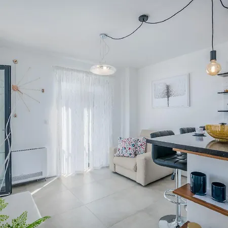 Exquisites Ferienhaus Mit Penthouse-dachterrasse, Whirlpool, Meerblick Nyaraló Novigrad Istria