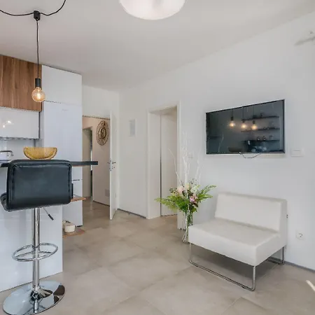 Exquisites Ferienhaus Mit Penthouse-dachterrasse, Whirlpool, Meerblick *